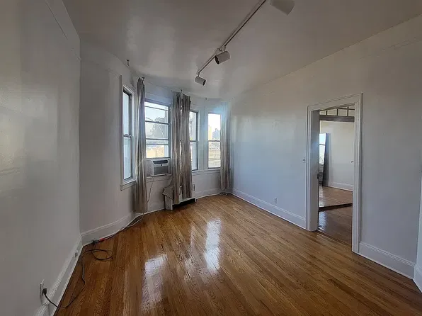 621 Meeker Ave #3C, Brooklyn, NY 11222