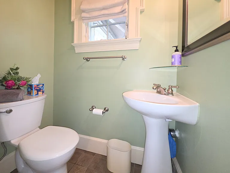 11 Alden Ave — Photo 24