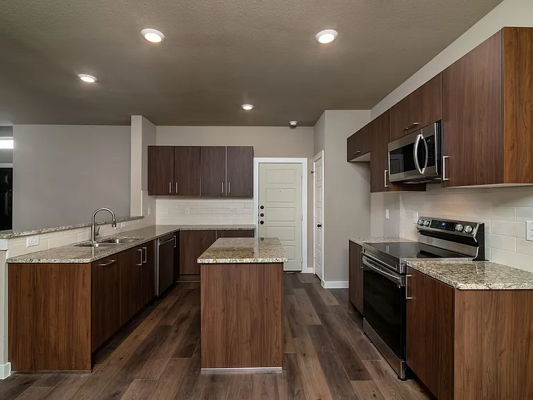 637 Fallow Dr — Photo 8