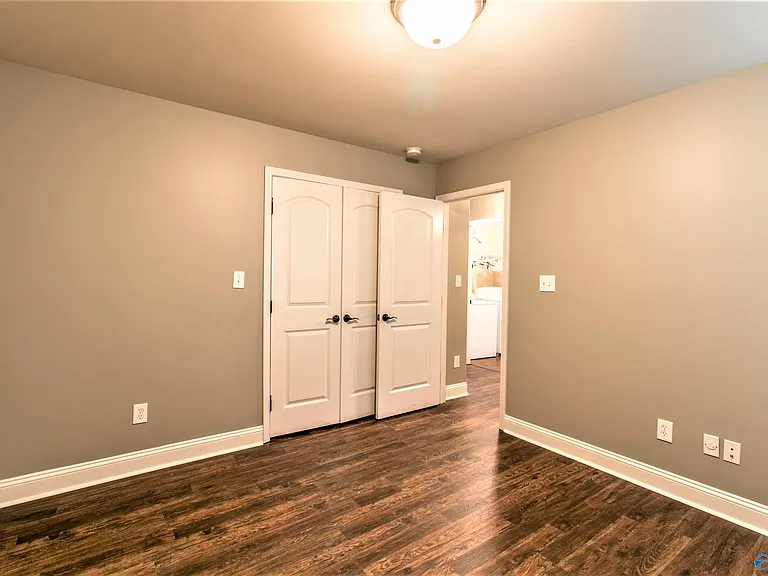 5021 Montauk Trl SE — Photo 13