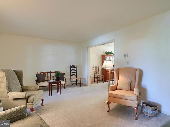 3rd image of 331 Koser Rd