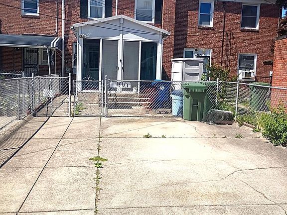 3rd image of 1547 Lochwood Rd