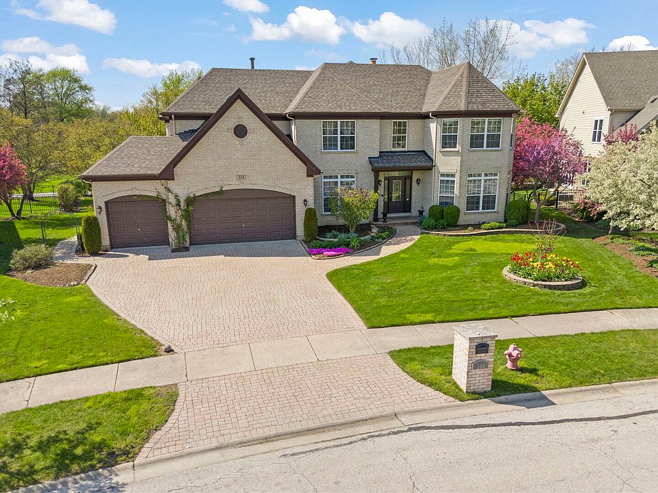 1st image of 318 Erie Cir