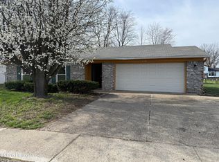 4805 E Indian Trl, Louisville, KY 40218