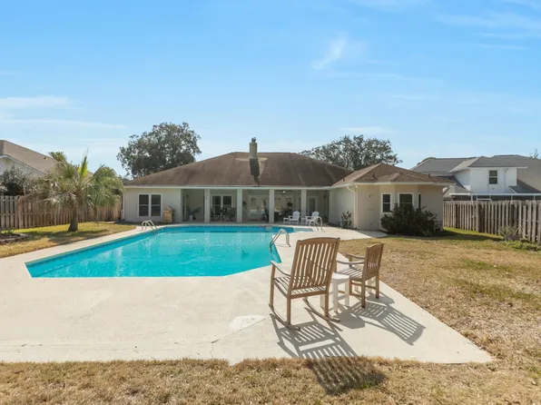 2839 Jack Nicklaus Way, Shalimar, FL 32579