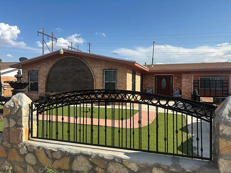 5000 Sagittarius Ave — Photo 1