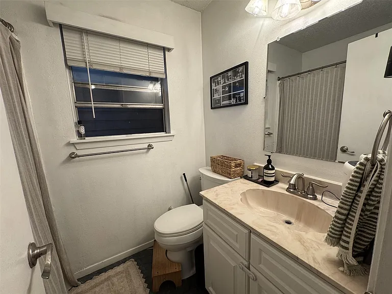207 Chippendale Ave — Photo 7