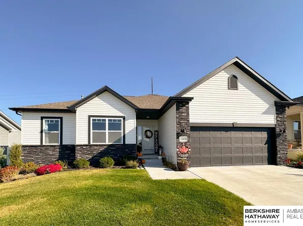 13005 S 49th St, Papillion, NE 68133