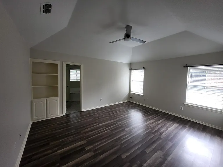 1109 Westgrove Dr — Photo 5