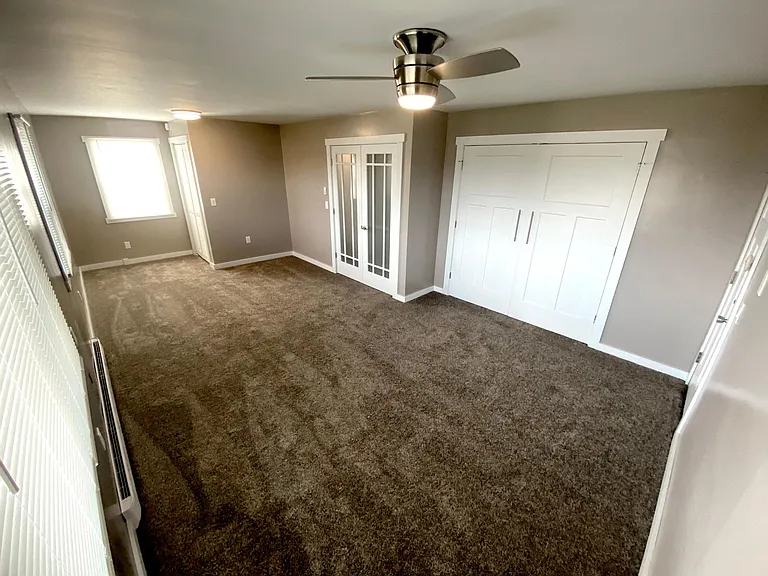 150 Briar Ln #UPSTAIRS — Photo 5