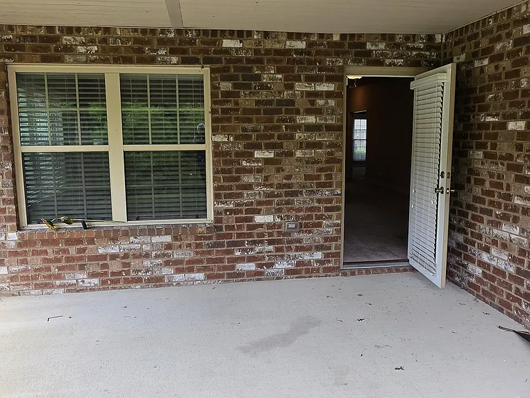 241 Crisfield Cir — Photo 3