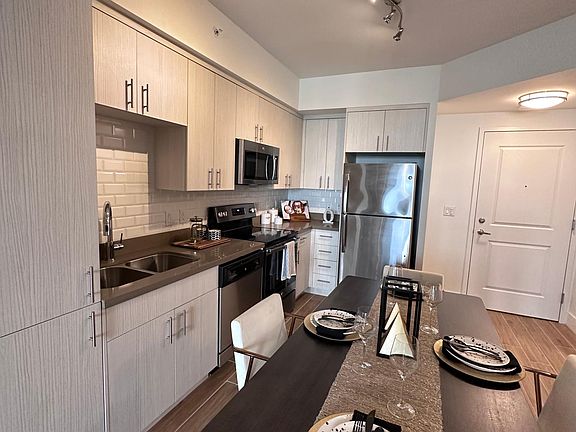 5th image of 16499 NE 19th Ave #303