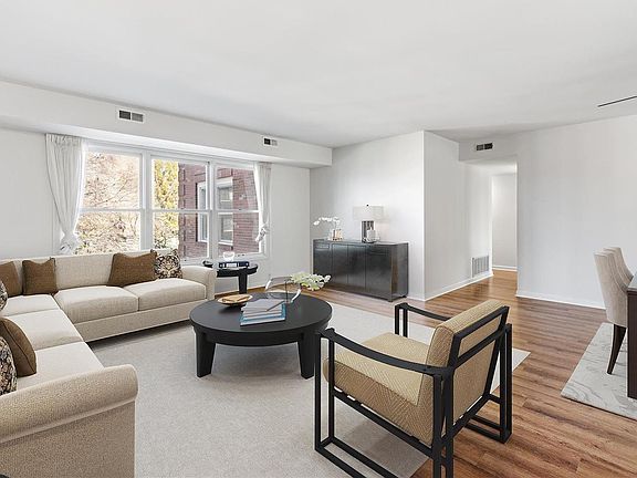 5th image of 526 Sarah Ln APT 33