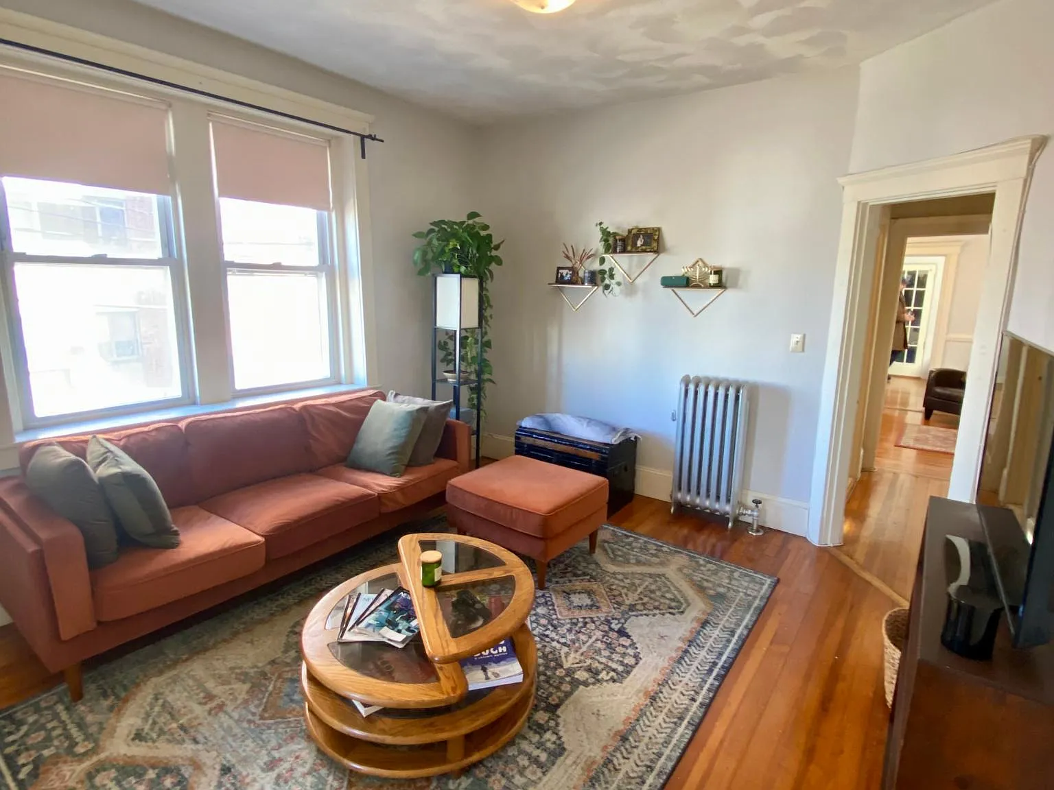 2 bed, 1000 sqft, $2,300 — Photo 2