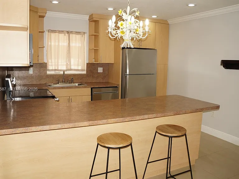 67 NE 13th St #0 — Photo 8