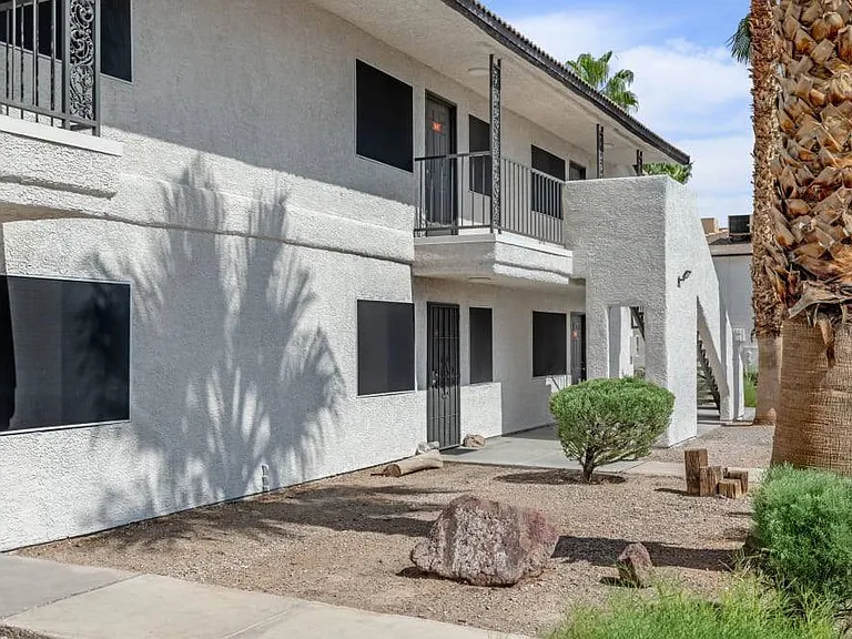 Dash Apartments — Photo 2