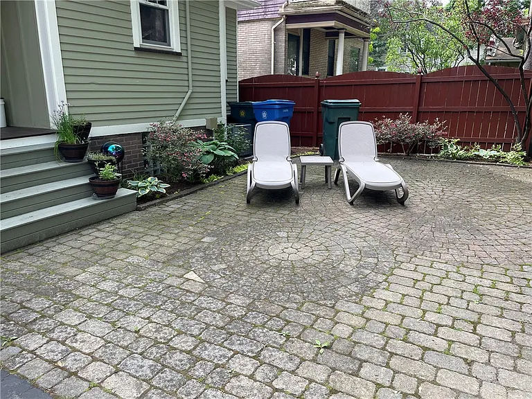 9 Beverly St — Photo 14