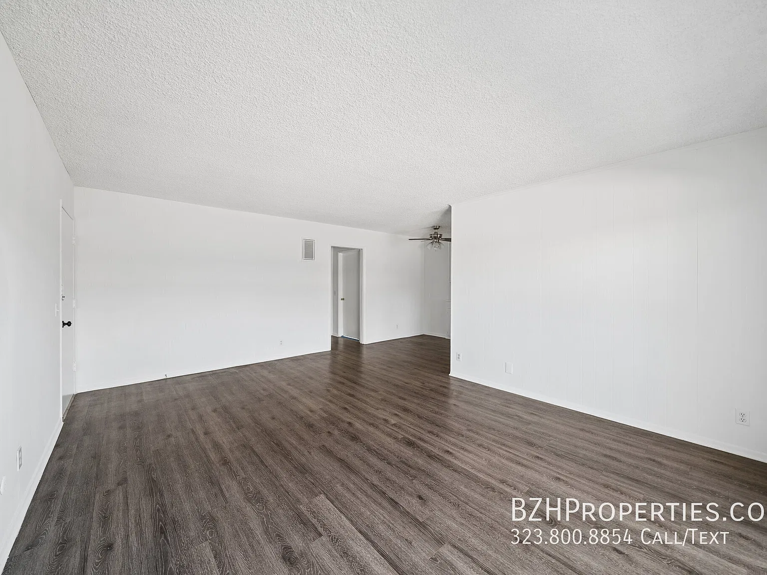 Bright 1 Bedroom with Balcony — Photo 2