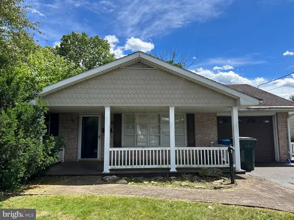 458 Arnold Ln, York, PA 17406