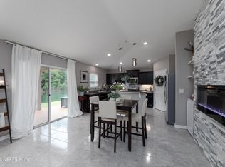 7689 Fanning Dr, Jacksonville, FL 32244