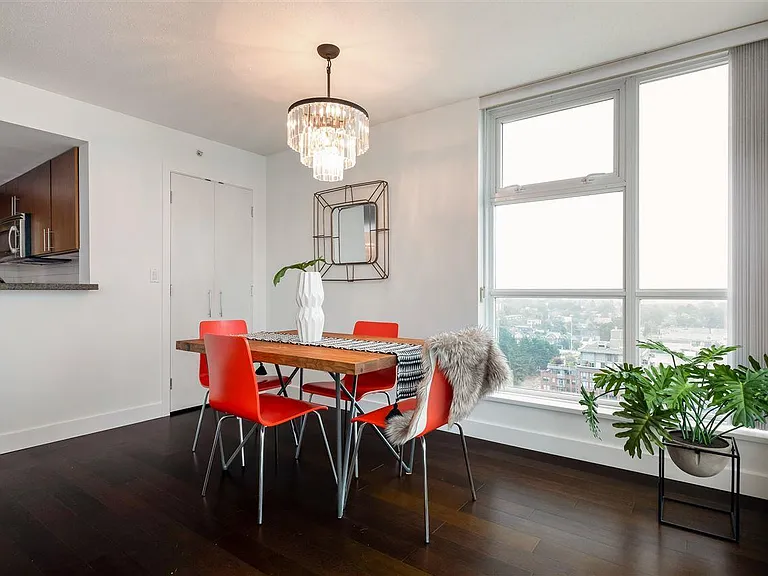 125 Milross Ave — Photo 11