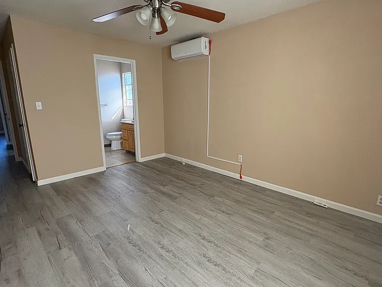 3496 Crestview Dr — Photo 5