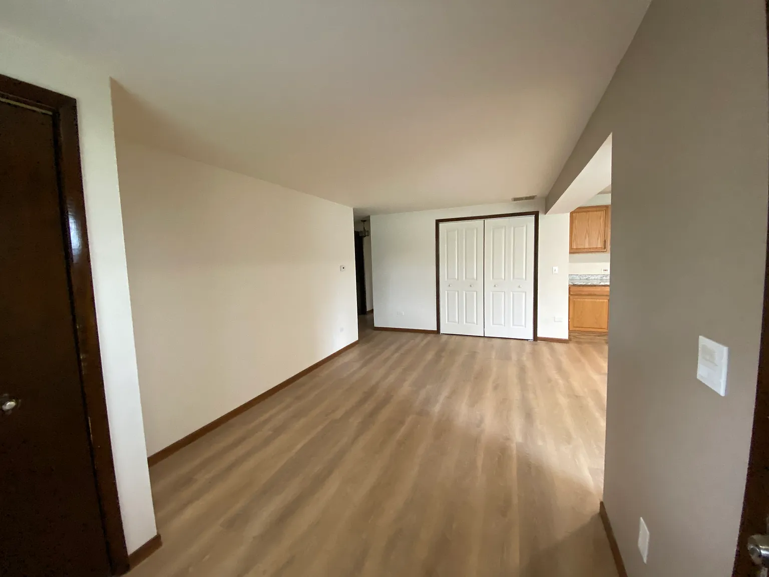 3 bed, 1200 sqft, $2,450 — Photo 3
