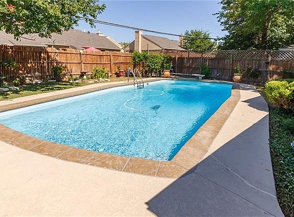 2nd image of 2111 Trailridge Dr