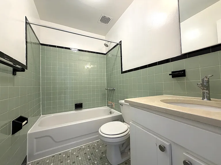 5802 Myrtle Ave #3B — Photo 17