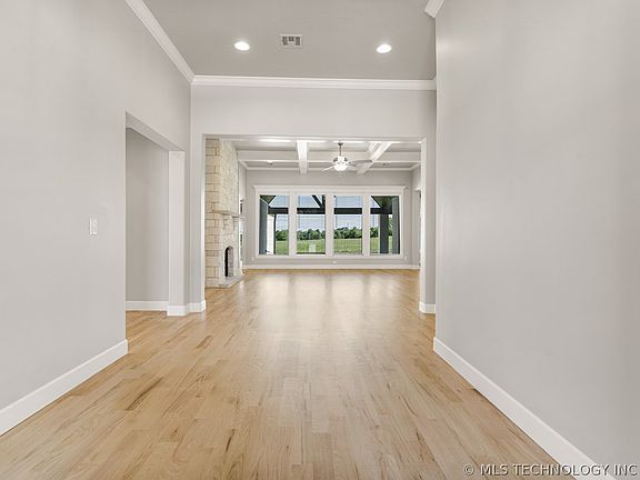 2nd image of 1507 Cedarwood Dr