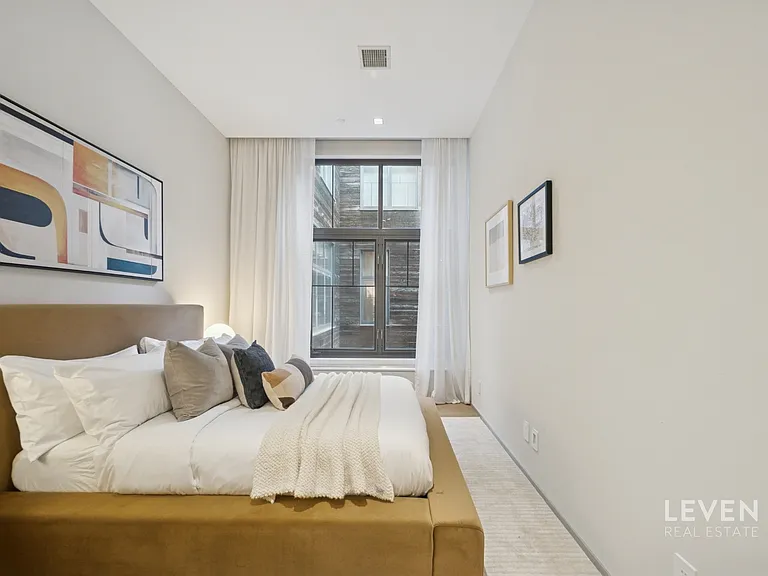 55 Warren St #4 — Photo 30