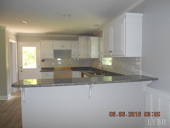 3rd image of 1500 Northwood Cir
