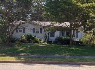 9 Daniel Dr, Coventry, RI 02816