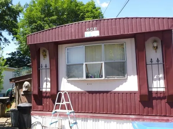 245 Manton St, Pawtucket, RI 02861