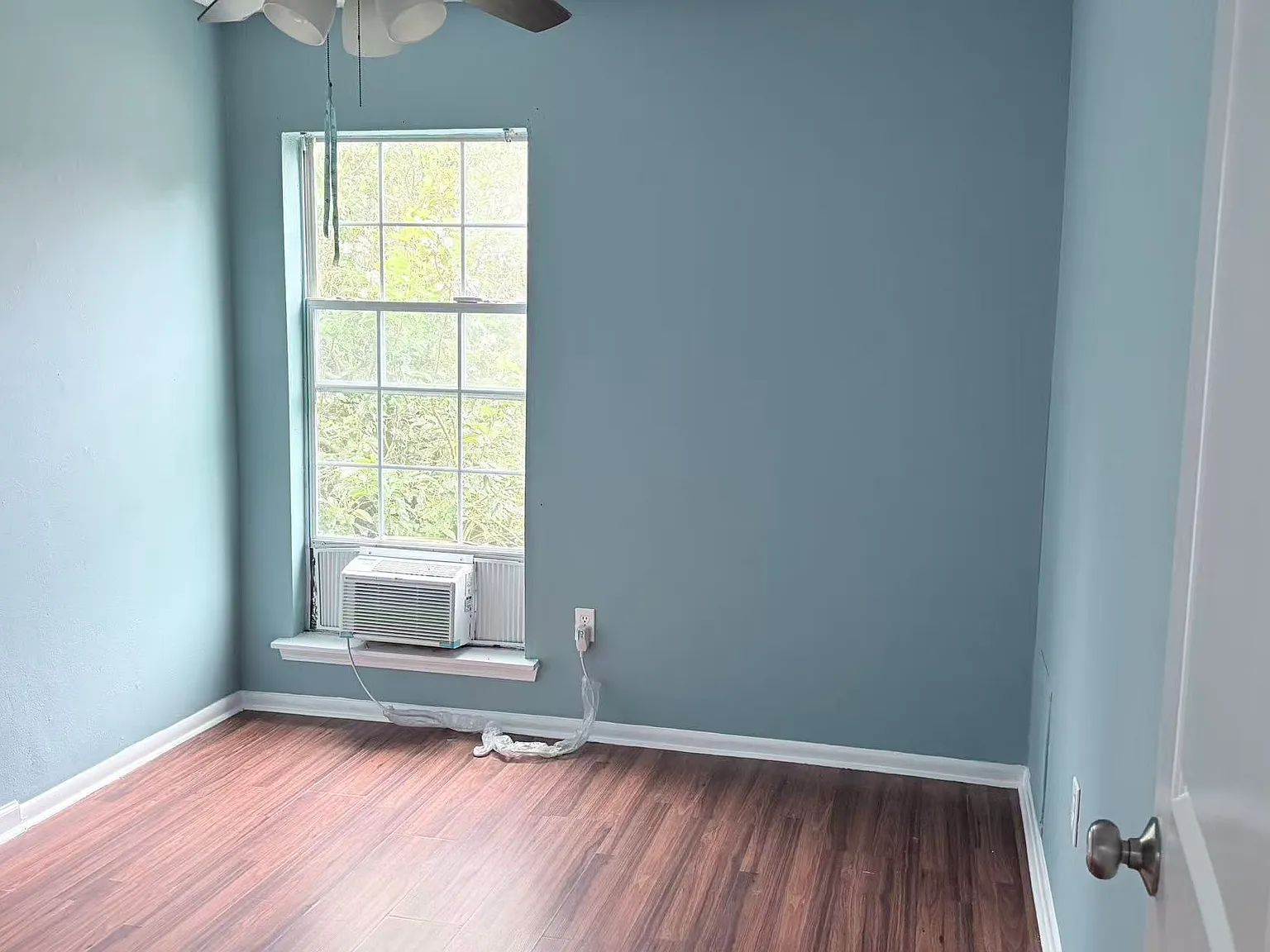 3 bed, 1500 sqft, $1,500 — Photo 2