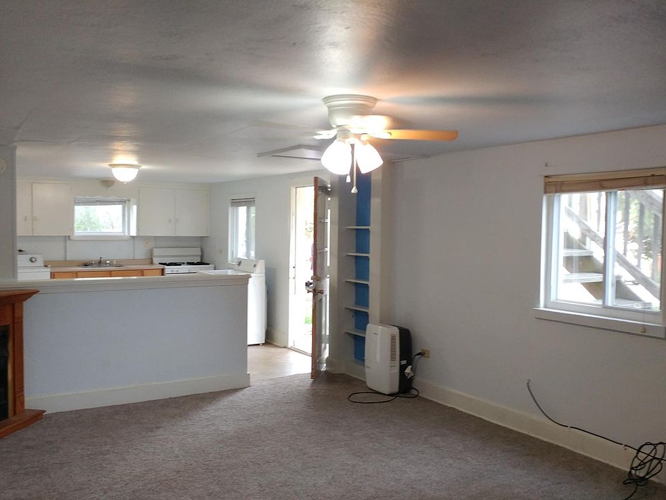 2nd image of 1600 Green St #B