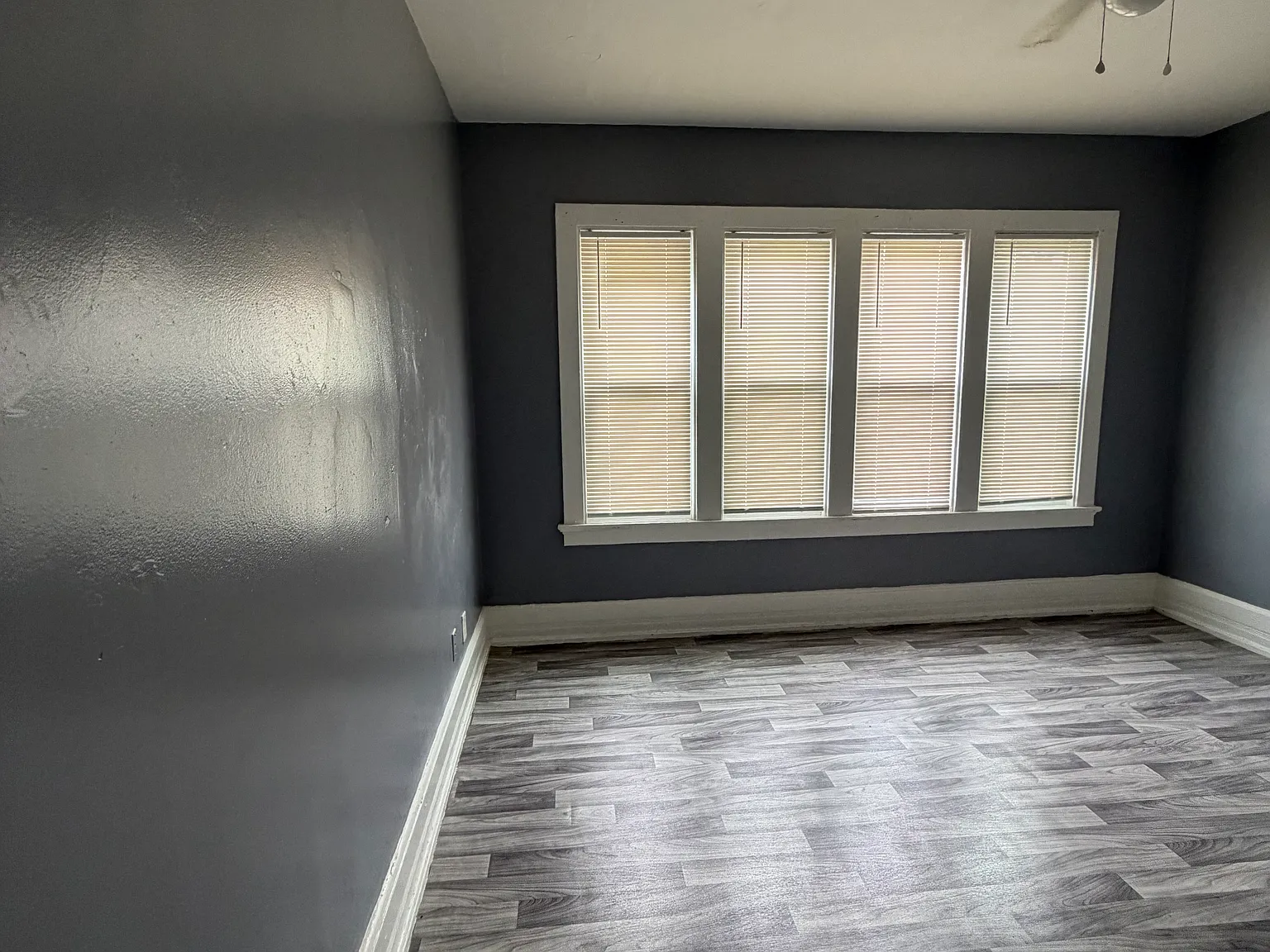 3 bed, $1,275 — Photo 2