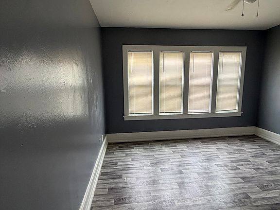 2nd image of 1120 W Chambers St #1