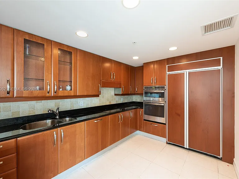 19400 Turnberry Way #1621 — Photo 10