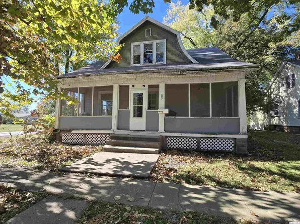 307 S Capitol Ave, Mount Sterling, IL 62353