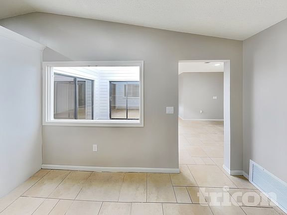 5th image of 4387 Pasadena Cir