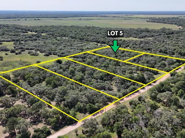 5 County Road 14, Hallettsville, TX 77964