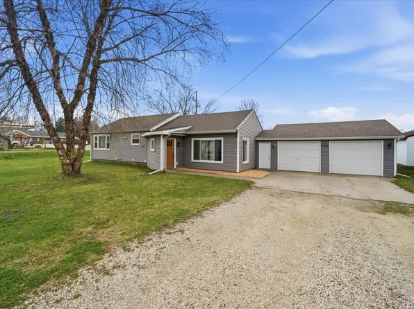 707 N Cherry St, Shell Rock, IA 50670