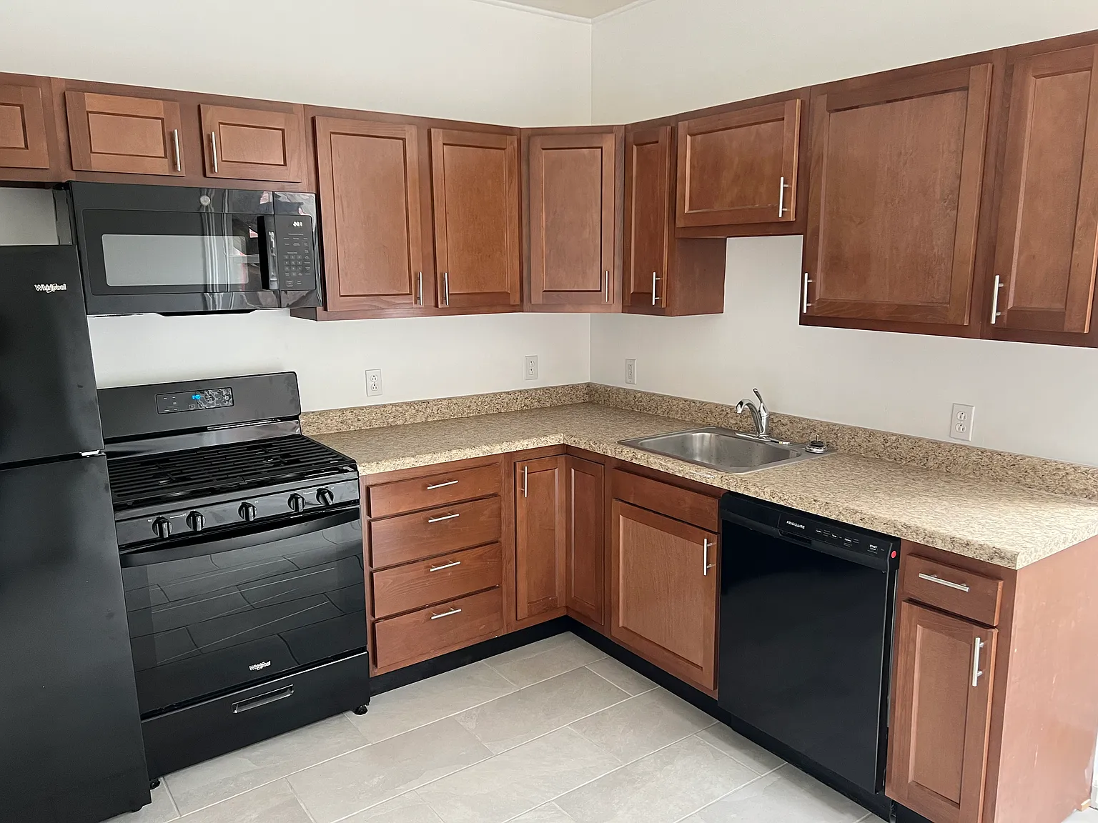 1811 Locust St APT 1 photo 1