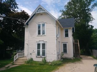 11614 Maple Ave, Hebron, IL 60034