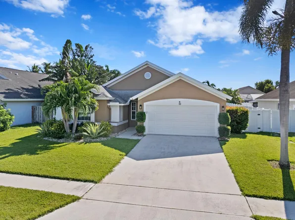 80 Maple Lane, Boynton Beach, FL 33436