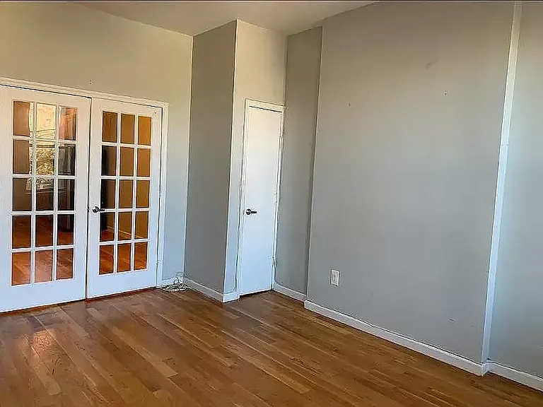 343 Grove St #3R — Photo 4