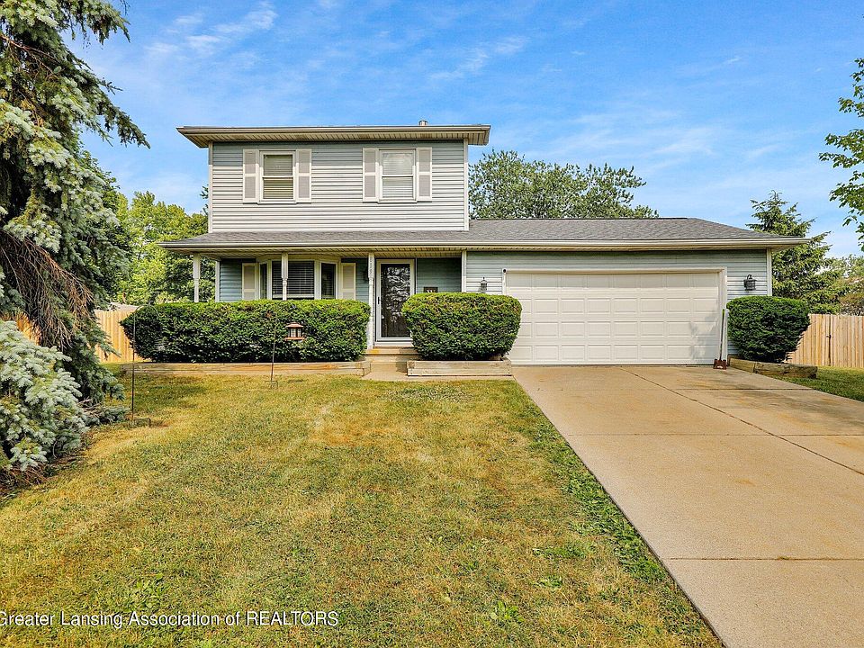 1st image of 819 Flagstone Dr