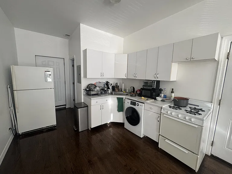 2751 N Western Ave #2 — Photo 2