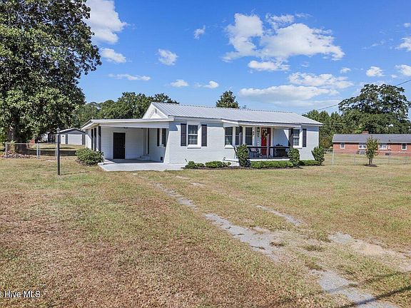 3rd image of 105 Nancy Drive